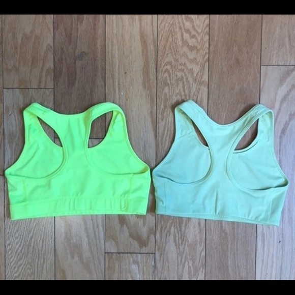 Nike Swoosh Support Bras - Picture 2 of 4